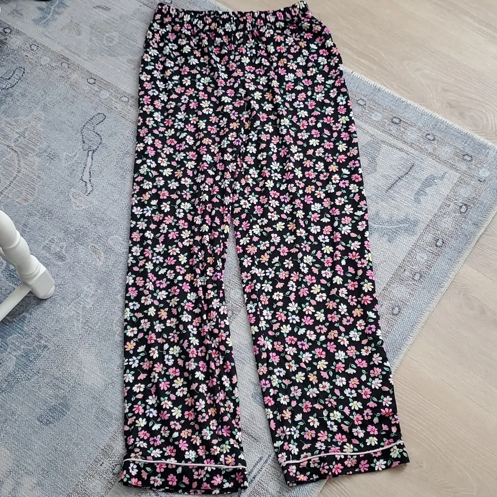 Kate Spade Pajamas Set Black Floral Top and Pants SzS